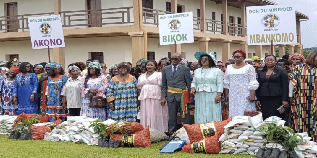 Soeurs de la Croix - Fête de Pâques au Cameroun