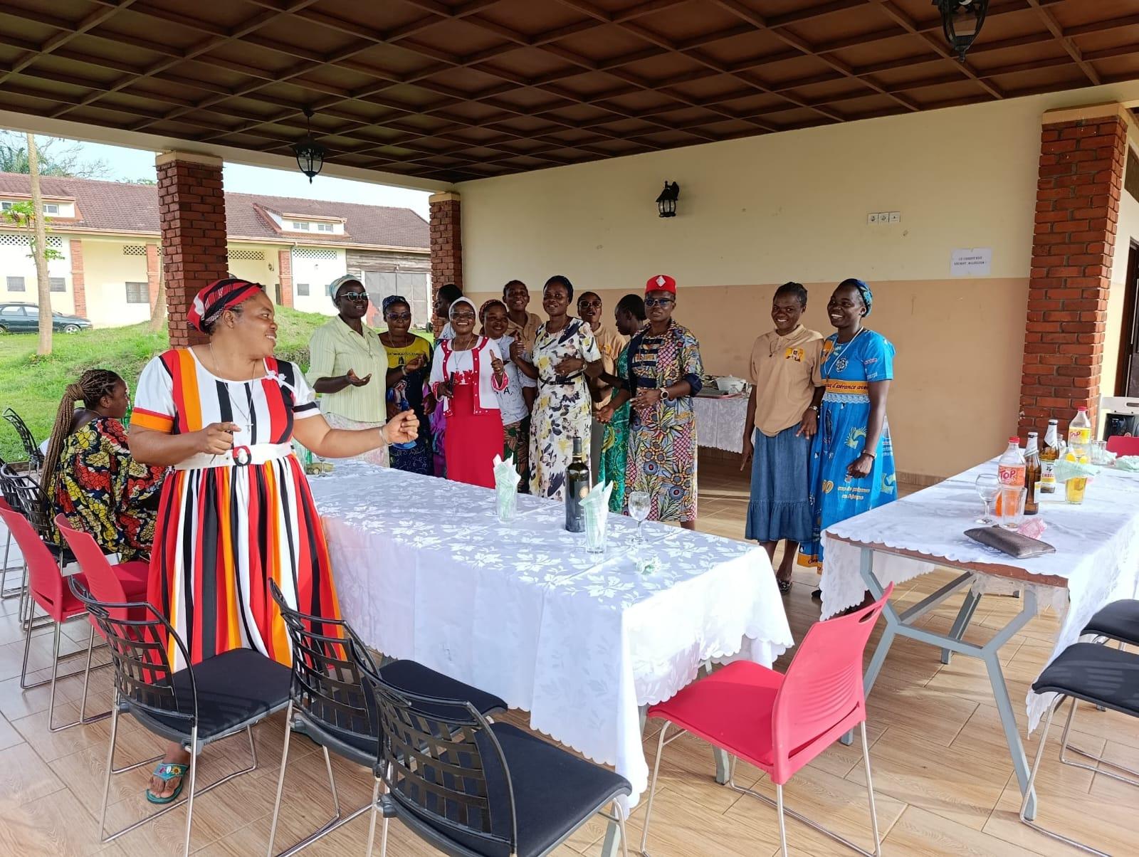 Soeurs de la Croix - Fête de Pâques au Cameroun
