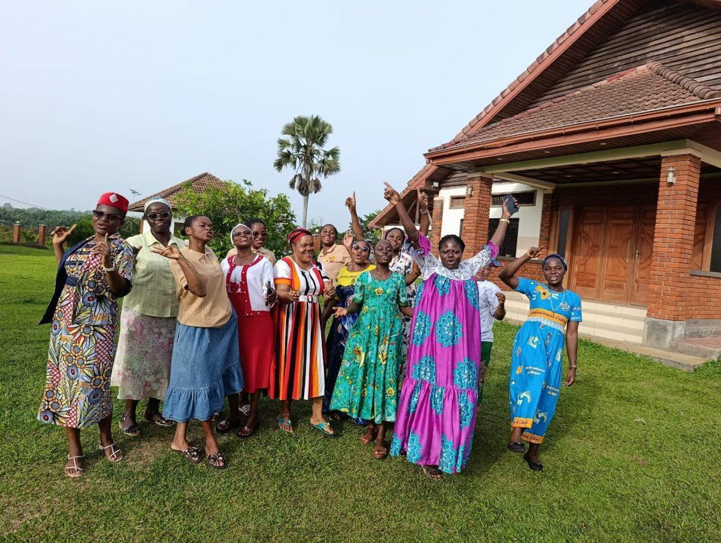 Soeurs de la Croix - Fête de Pâques au Cameroun